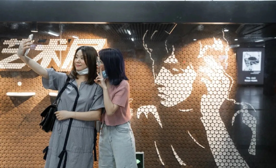 无语伦比艺术展会拍照活动